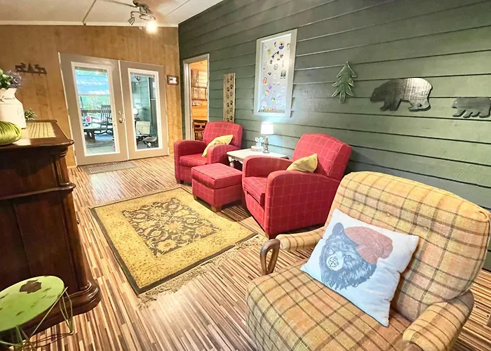 Coffee Creek Cabin
